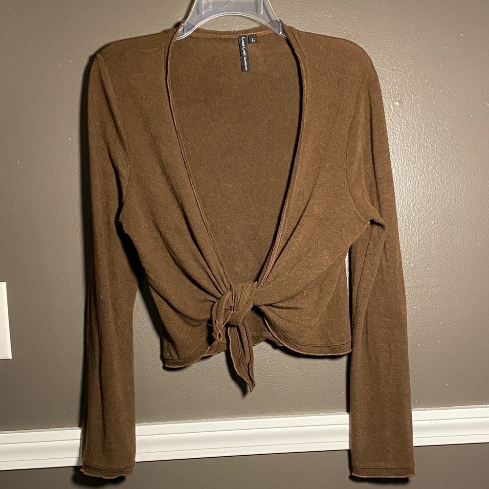 Cha Cha Vente Very Soft Brown Serged Edge Long Sleeve Tie-Front Sweater-like Top
